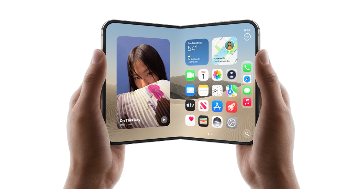 iPhone Duoを折りたたんだ状態と開いた状態を並べた製品ショット